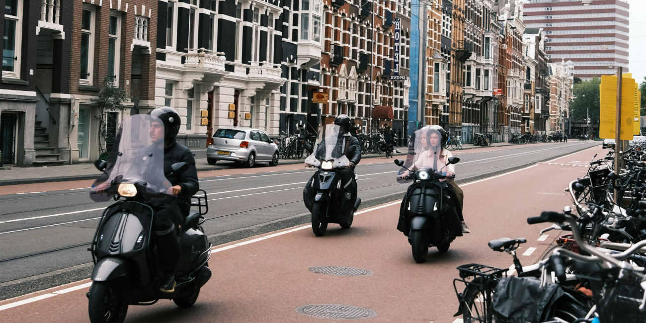 3 Proven Reasons Mopeds Ease City Travel
