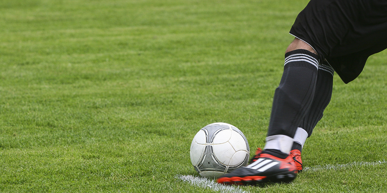GPS Magic in Football: Tracking Players, Perfecting Fields, and Winning Games