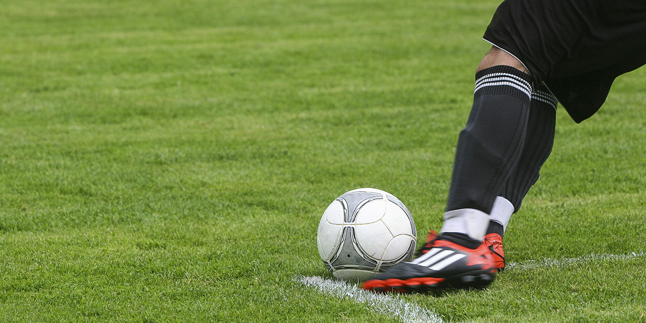 Scottish Footballers' Guide to Preventing Common Injuries on the Field